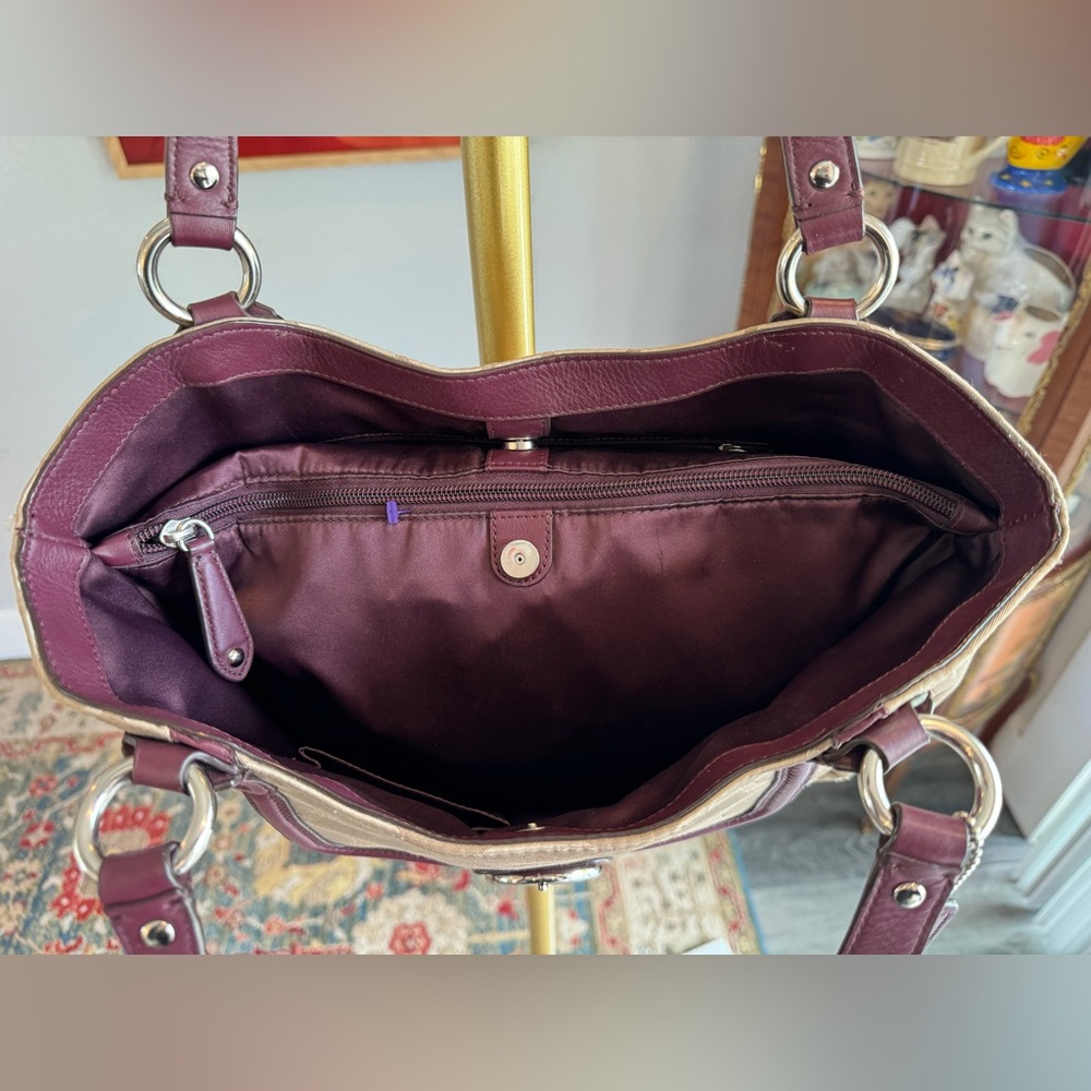 Coach Tan Shoulder Bag with Signature Design - Never Used - Picture 9 of 15